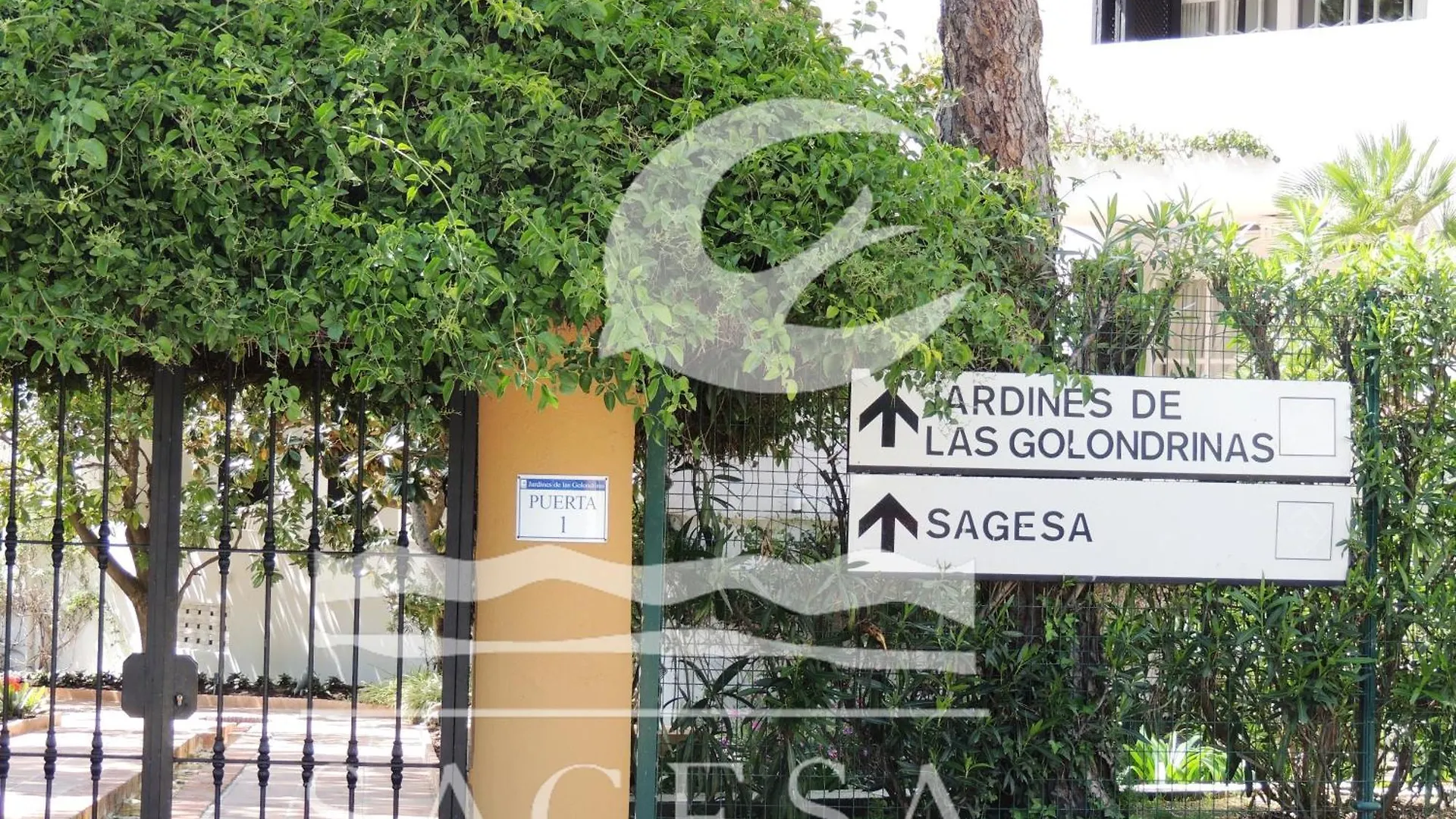 Jardines De Las Golondrinas