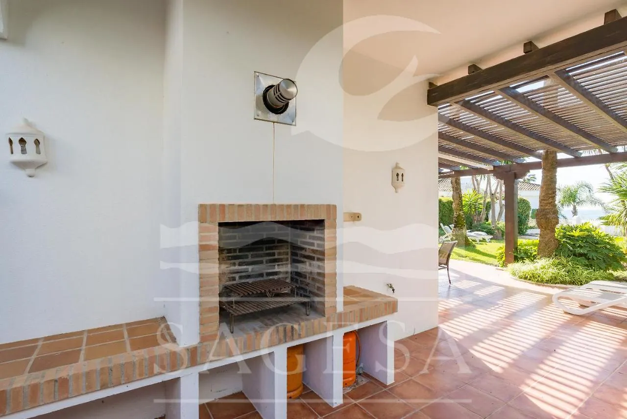 **** אתר נופש Jardines De Las Golondrinas ספרד